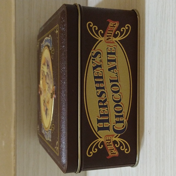Vintage 1995 Hershey's Pure Milk Chocolate Tin Can Storage/Gift Container - Picture 3 of 6